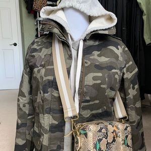 Benjamin J gray hoodie blouson sleeves sleeves